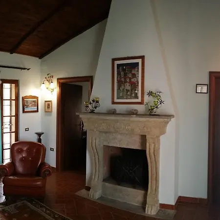 Sassovivo Villa *